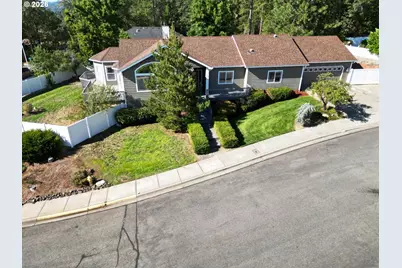 212 Wagon Wheel Dr, Grants Pass, OR 97527 - Photo 1