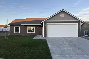 2878 Curlew St, Umatilla, OR 97882 - Photo 1