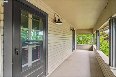 409 N 8th St, Cottage Grove, OR 97424 - Photo 29