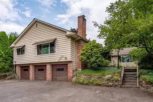 2733 SW Troy St, Portland, OR 97219 - Photo 1