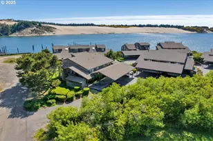1080 Bay St, Florence, OR 97439 - Photo 1
