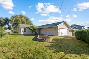 927 E Main St, Hermiston, OR 97838 - Photo 1