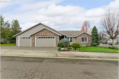 351 Ashwood St, Sutherlin, OR 97479 - Photo 1