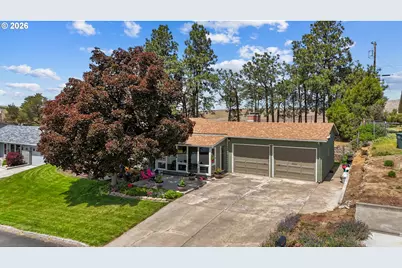 1321 NW King Ave, Pendleton, OR 97801 - Photo 1