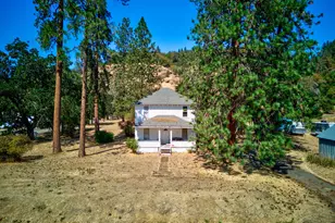 804 N Bank Rd, Roseburg, OR 97470 - Photo 1