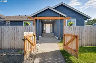 825 25th Ave, Seaside, OR 97138 - Photo 1