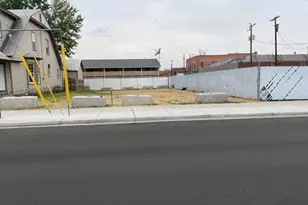 241 SE 3rd St, Pendleton, OR 97801 - Photo 1