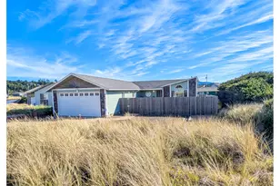 609 NW Oceania Dr, Waldport, OR 97394 - Photo 1