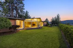 314 W Scenic Dr, The Dalles, OR 97058 - Photo 1