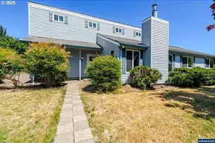 250 NE Dunn Pl, McMinnville, OR 97128 - Photo 1