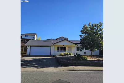 202 NE Plum Ridge Dr, Winston, OR 97496 - Photo 1