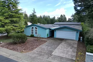 633 Glenbrook Cir, Florence, OR 97439 - Photo 1