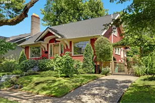 1351 SE Flavel St, Portland, OR 97202 - Photo 1