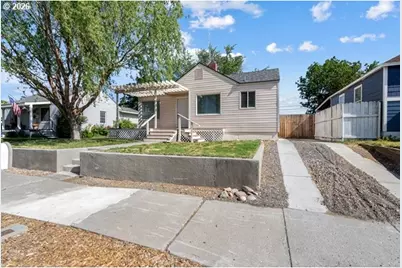 561 E Ridgeway Ave, Hermiston, OR 97838 - Photo 1