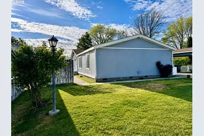 1735 NE 3rd Pl, Hermiston, OR 97838 - Photo 1