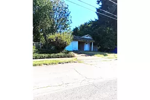 10218 N Tyler Ave, Portland, OR 97203 - Photo 1