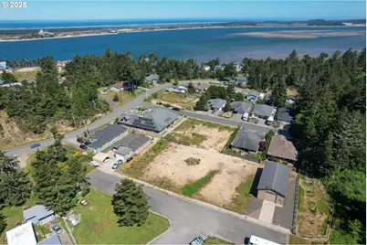 0 Division, Coos Bay, OR 97420 - Photo 1
