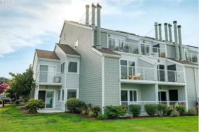 125 N Hayden Bay Dr, Portland, OR 97217 - Photo 1