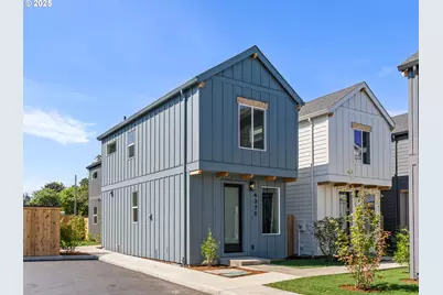 4370 NE Going St #12, Portland, OR 97218 - Photo 1
