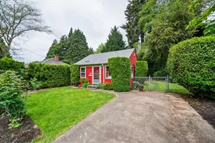4015 SE Tenino St, Portland, OR 97202 - Photo 1