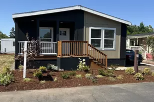 1400 Candlelight Dr, Eugene, OR 97402 - Photo 1