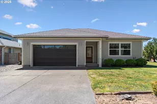 847 Carter St, Bandon, OR 97411 - Photo 1