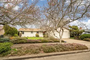 948 V St, Springfield, OR 97477 - Photo 1