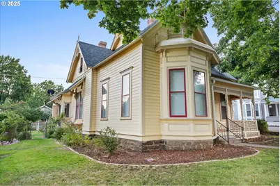 806 Main Ave, La Grande, OR 97850 - Photo 1