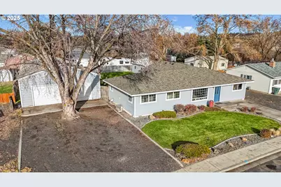 4207 SW Sheridan Ave, Pendleton, OR 97801 - Photo 1