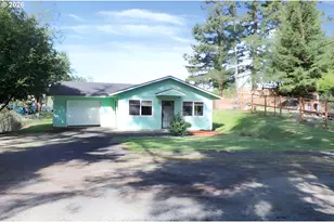 751 N Baxter St, Coquille, OR 97423 - Photo 1