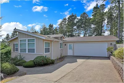 301 Manzanita Dr, Florence, OR 97439 - Photo 1