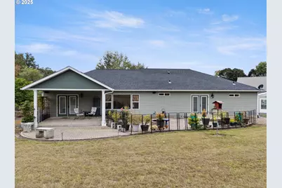 4321 Happy Valley Rd, Roseburg, OR 97471 - Photo 1