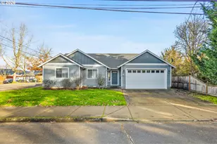 1075 12th Ave, Sweet Home, OR 97386 - Photo 1