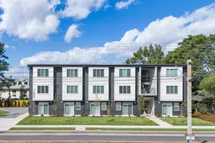 10985 E Burnside St, Portland, OR 97216 - Photo 1