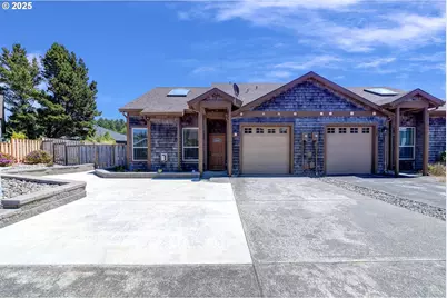 126 28th St, Long Beach, WA 98631 - Photo 1