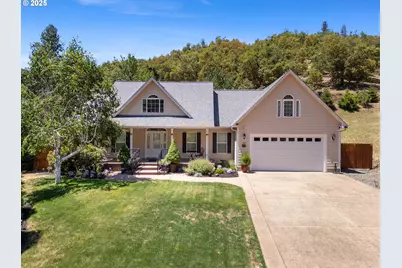 1790 NE Rocky Dr, Roseburg, OR 97470 - Photo 1