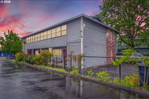 7555 N Portsmouth Ave, Portland, OR 97203 - Photo 1