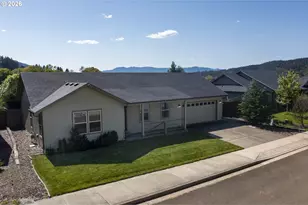 1015 Forest Heights St, Sutherlin, OR 97479 - Photo 1