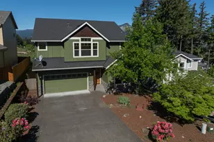 79 SE Warm Springs Dr, Cascade Locks, OR 97014 - Photo 1
