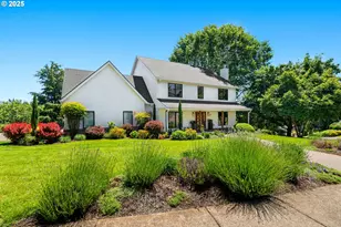 825 SW View Crest Dr, Dundee, OR 97115 - Photo 1