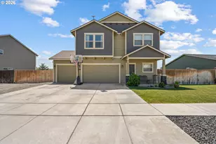 2328 NW Eucalyptus Dr, Hermiston, OR 97838 - Photo 1