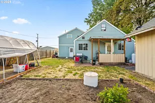 185 N Seneca Rd, Eugene, OR 97402 - Photo 1