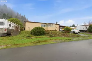 810 Acadia Ave, Garibaldi, OR 97118 - Photo 1