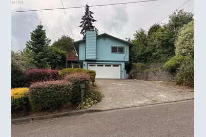 1169 Washington Ave, Coos Bay, OR 97420 - Photo 1
