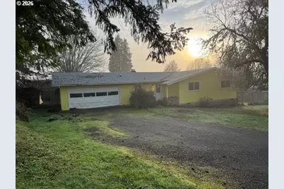 560 St John St, Sutherlin, OR 97479 - Photo 1