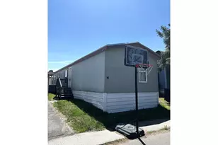 1030 SW 11th St, Hermiston, OR 97838 - Photo 1