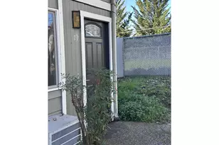885 NE Sunset St, Roseburg, OR 97470 - Photo 1