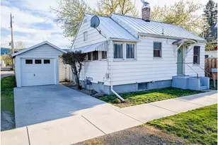 804 Jefferson Ave, La Grande, OR 97850 - Photo 1