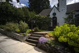 1243 SE Overlook Ave, Roseburg, OR 97470 - Photo 1