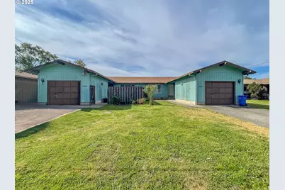 1895 Green Ave, Roseburg, OR 97471 - Photo 1